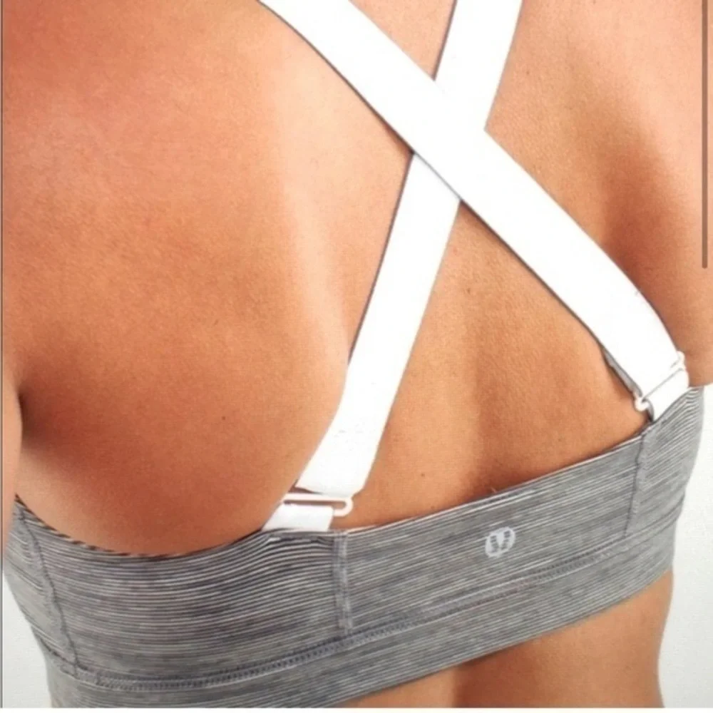 LULULEMON Adjust Me Bra Size‎ 4